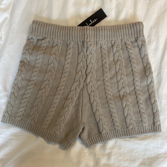 Lulu’s • Cable Knit Set - Picture 3 of 8